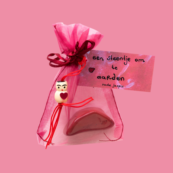 Rode jaspis aarde knuffelsteen