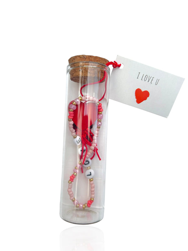 Armbandje in buisje love