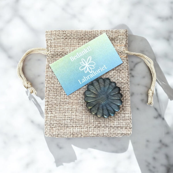 Labradoriet bloem bedankt