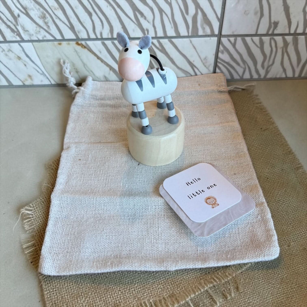Hello little one houten dier Zebra
