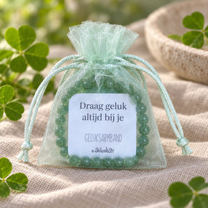 Groene geluksarmband in mint organzazakje
