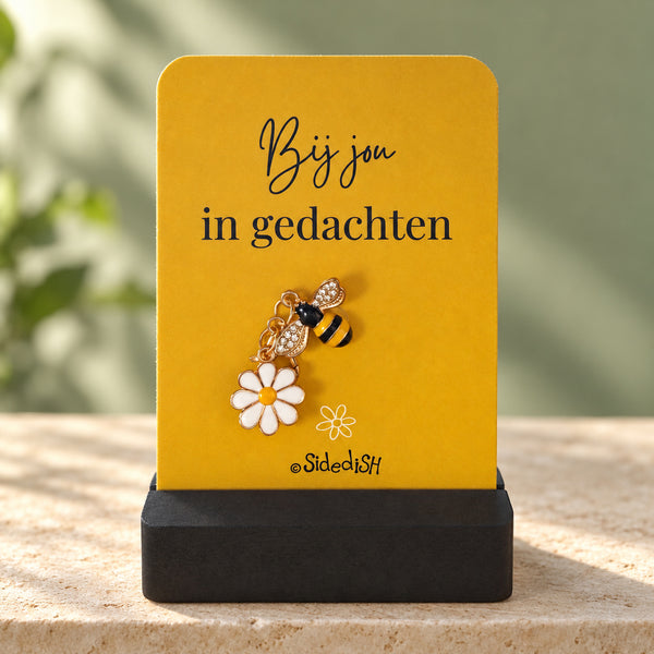 Bij jou in gedachten – kaartje op zwart houdertje