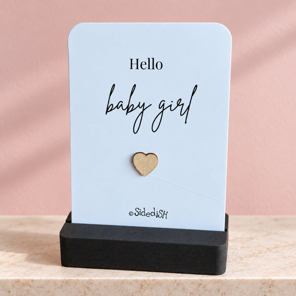 Kaartje op houdertje hello baby girl