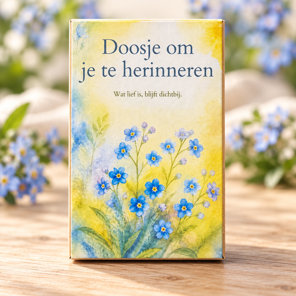 Doosje om je te herinneren gesloten met vergeet-me-nietjes