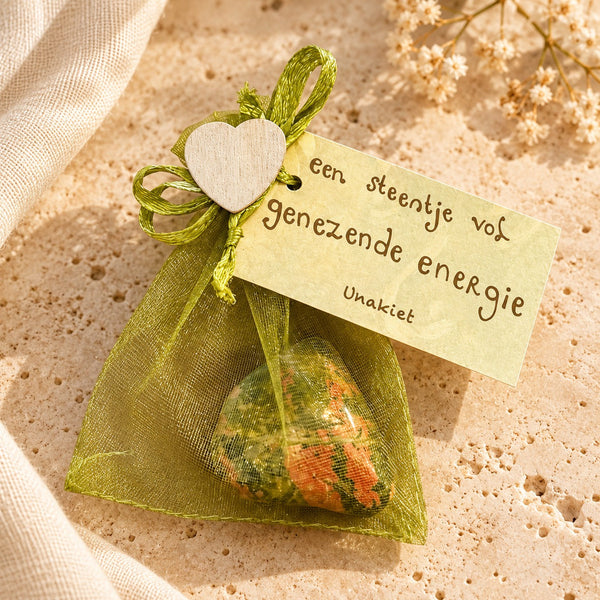Knuffelsteen Unakiet in organza cadeauzakje met tekstkaartje