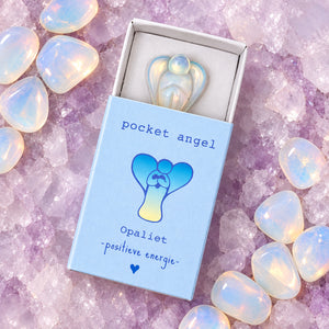 Pocket Angel opaliet op edelstenen