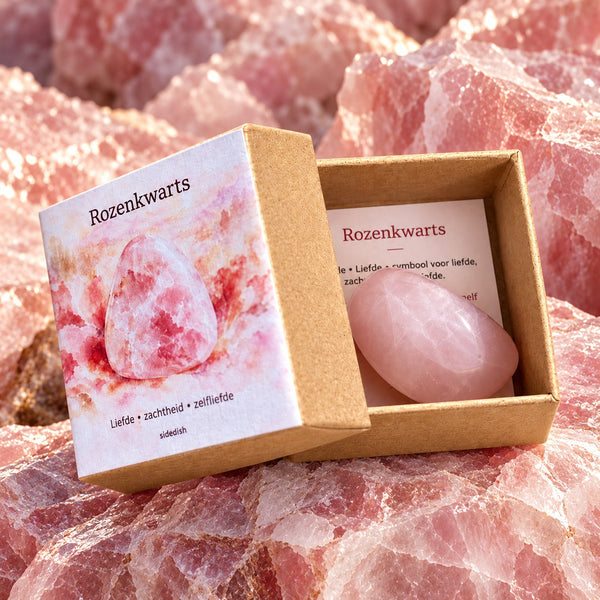 Rozenkwarts cadeaudoosje op ruwe rozenkwarts