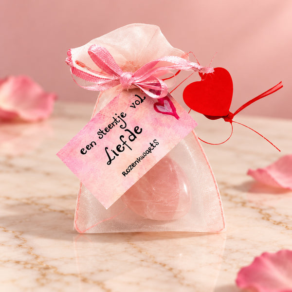 Rozenkwarts knuffelsteen in cadeauzakje – Liefde