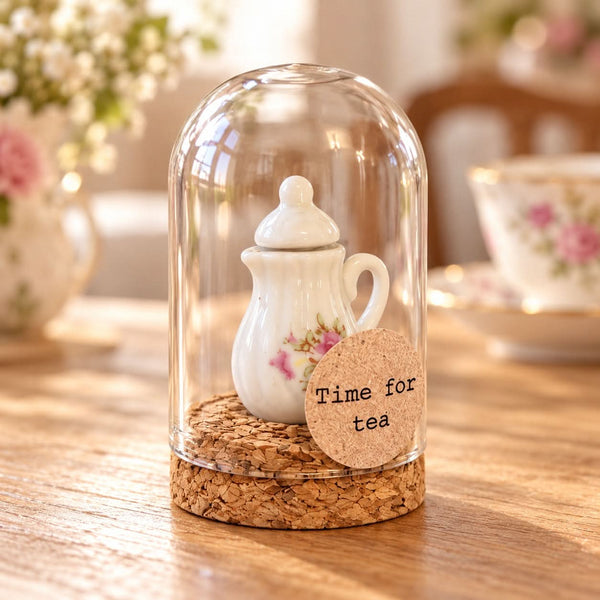 Time for tea – theepotje in glazen stolp met kurken voet